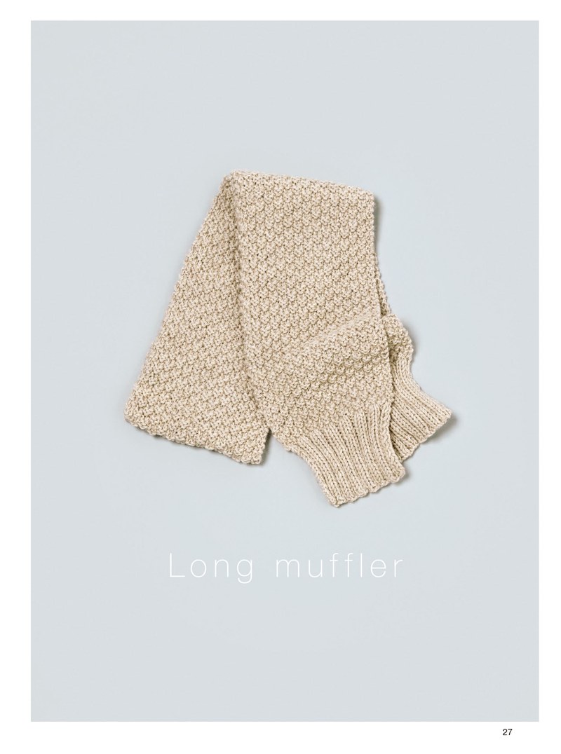 1410-00029 Long beige muffler with a textured stitch pattern, a warm scarf to knit this winter